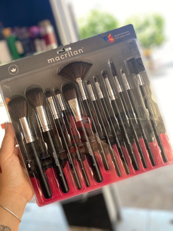 Kit com 12 pincéis para maquiagem Macrilan