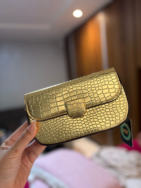 Bolsa Sarah Dourada