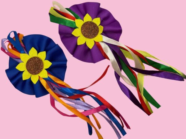 Enfeite Bico de Pato Girassol com Fitas Coloridas – Festa Junina