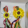 Enfeite Bico de Pato Girassol com Fitas Coloridas – Festa Junina - Imagem 3