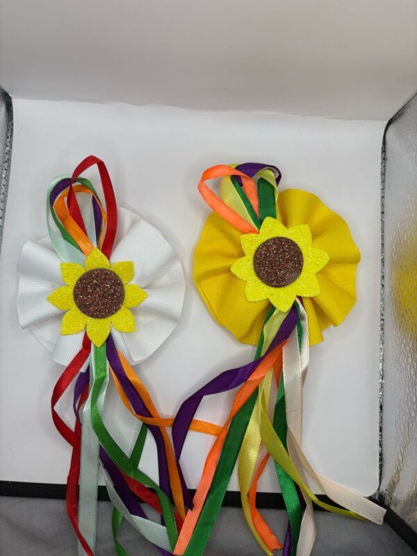 Enfeite Bico de Pato Girassol com Fitas Coloridas – Festa Junina - Image 3