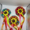 Enfeite Bico de Pato Girassol com Fitas Coloridas – Festa Junina - Imagem 2